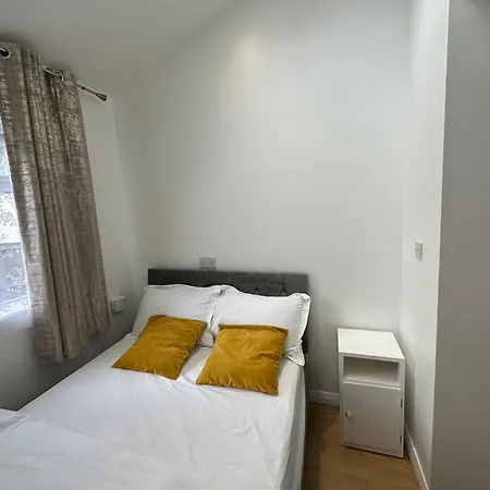 Smart Cosy/Small Double Room In Oakridge Road Bromley-3